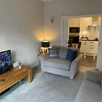 23 Hedgefield House