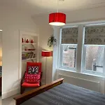Glen Ness Apartment In Tranquil Area Of City Centre