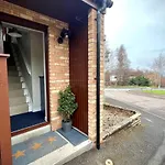 Comfortable, Modern Apartment With Parking. Inverness.