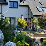 Pinewood Cottage Apartment & B&B Inverness