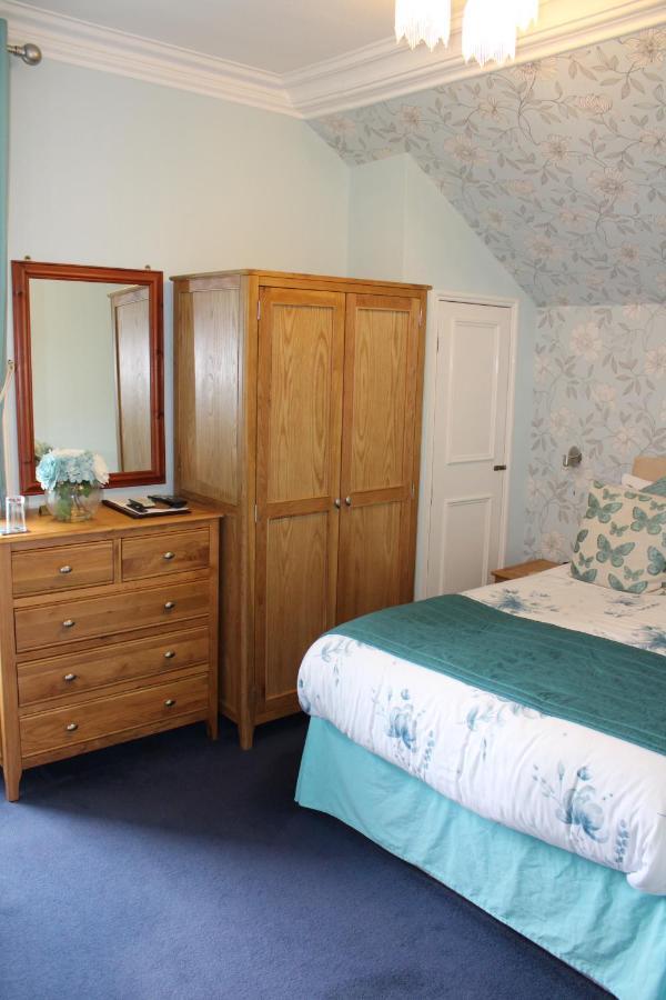 Moyness House 4*