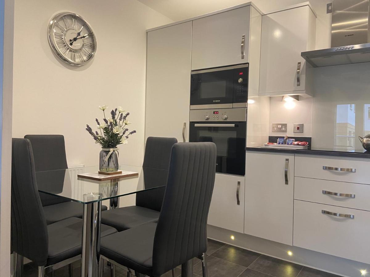 23 Hedgefield House Apartment *