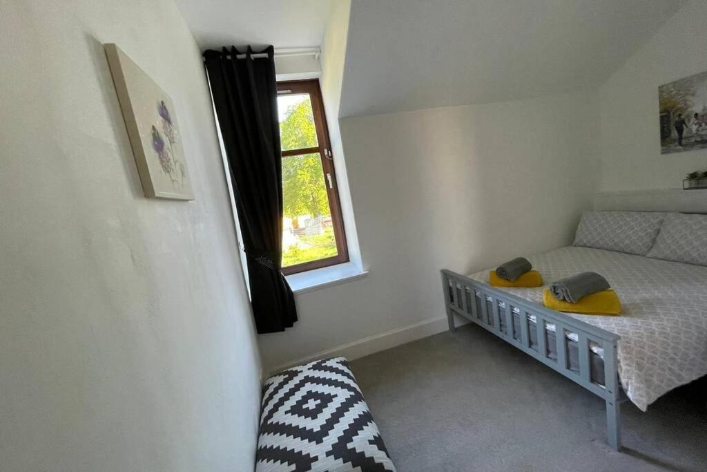 No 10 Immaculate Centre, Floor 2 Bed Flat With Free Parking * Inverness