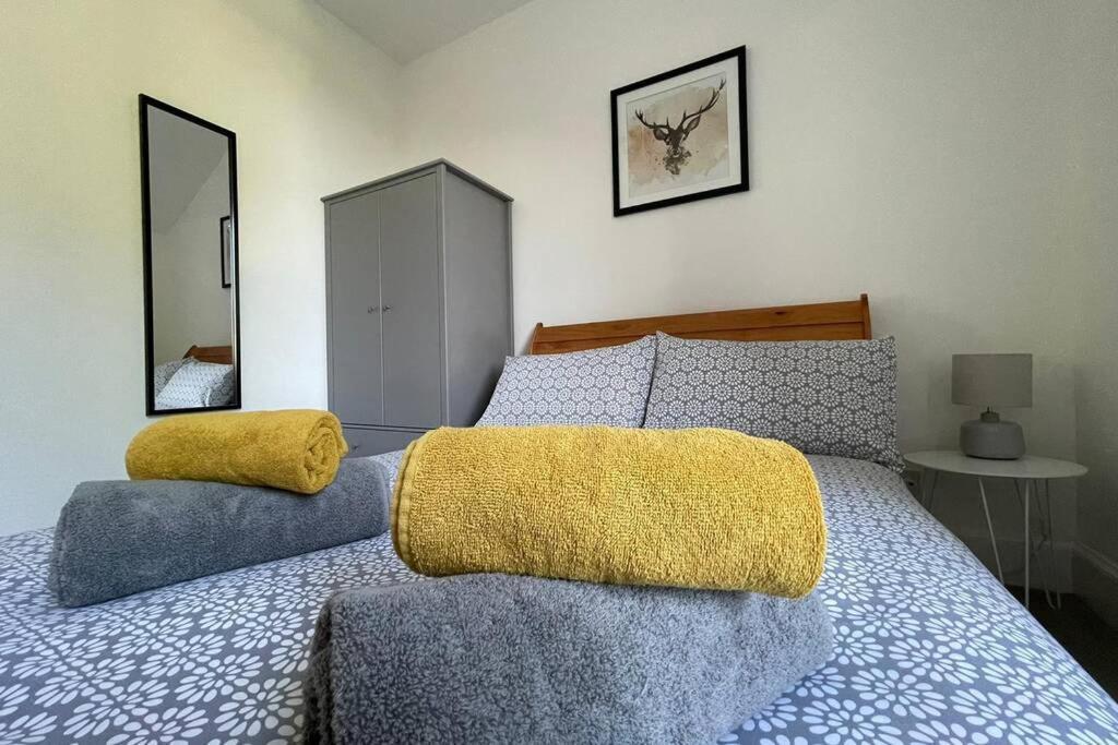 Apartment No 10 Immaculate Centre, Floor 2 Bed Flat With Free Parking *