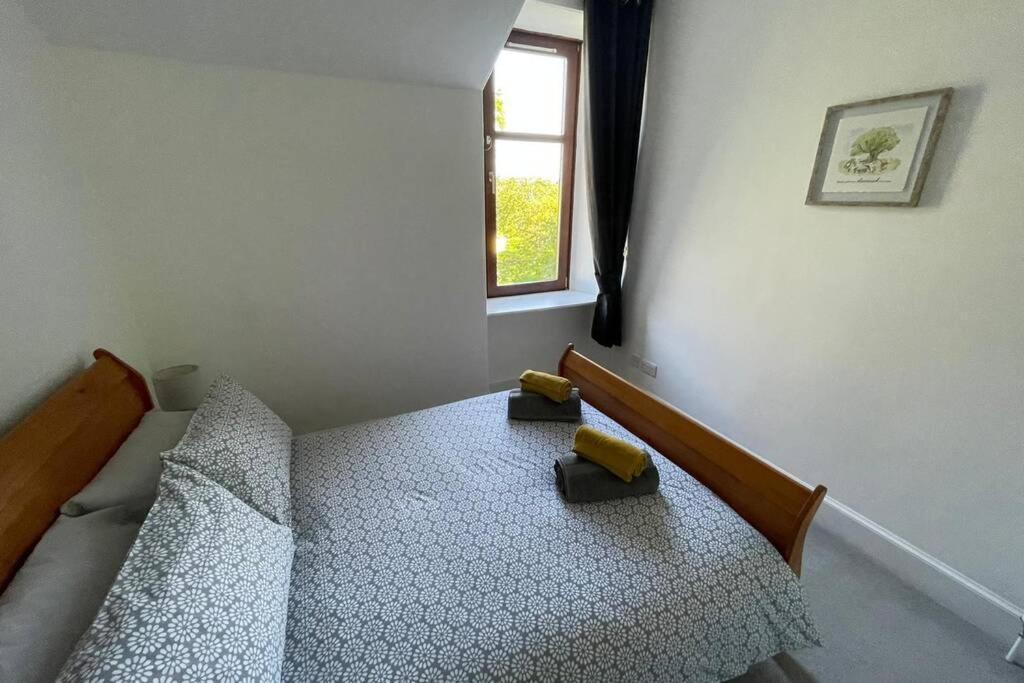 No 10 Immaculate Centre, Floor 2 Bed Flat With Free Parking Apartment *