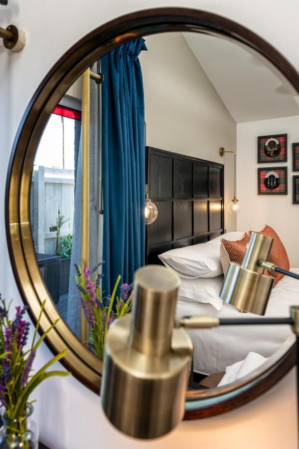 Relax In Super Size Copper Tub - 2 Bedroom