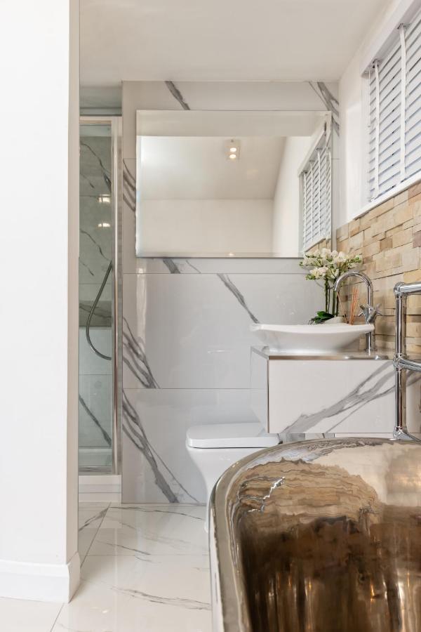 Relax In Super Size Copper Tub - 2 Bedroom Apartment *