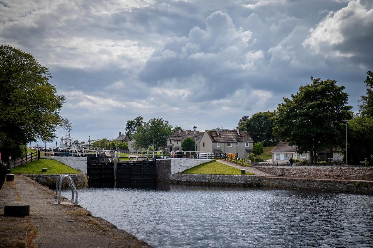 Great Glen Way Canal Side Inverness