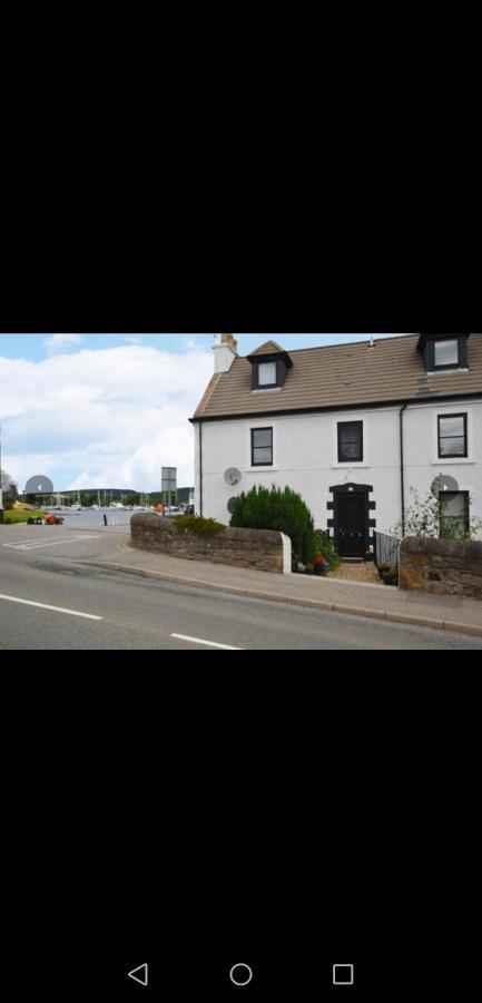 Great Glen Way Canal Side