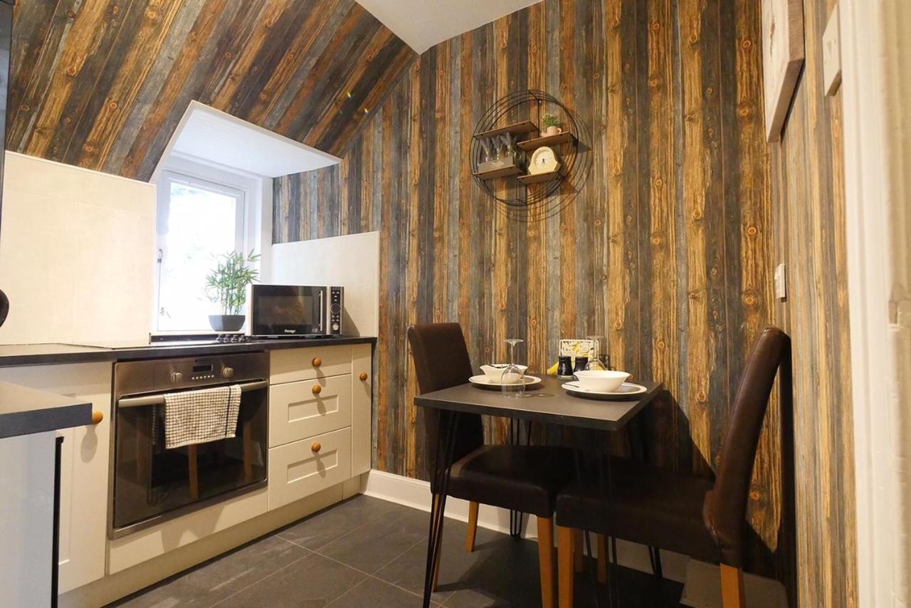 Thistle Apartment,