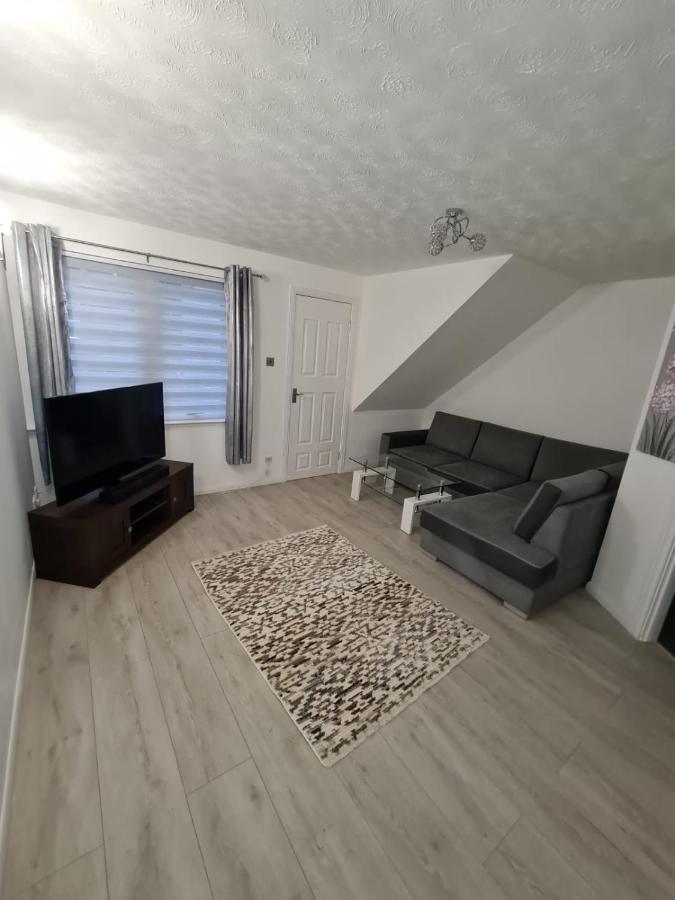 Lovely 2 Bedroom Flat In Inversness Area. Apartment