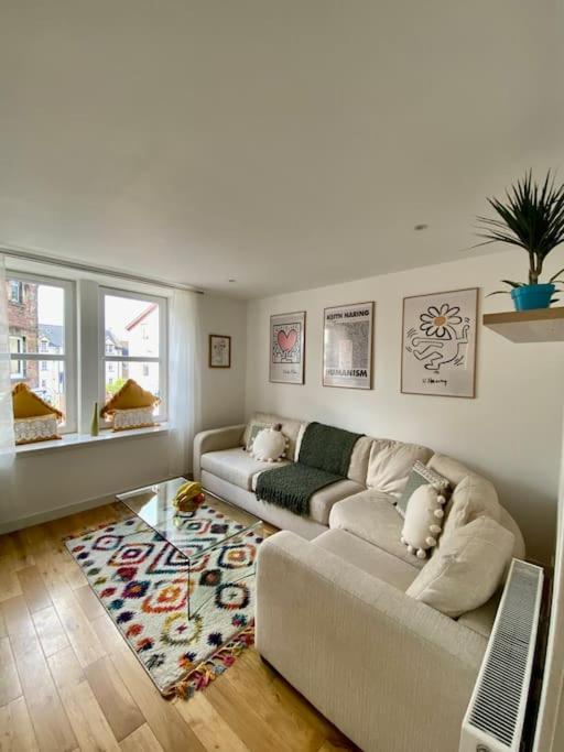 Apartment 3-bedroom Flat In The City Centre Next To The River Ness Inverness