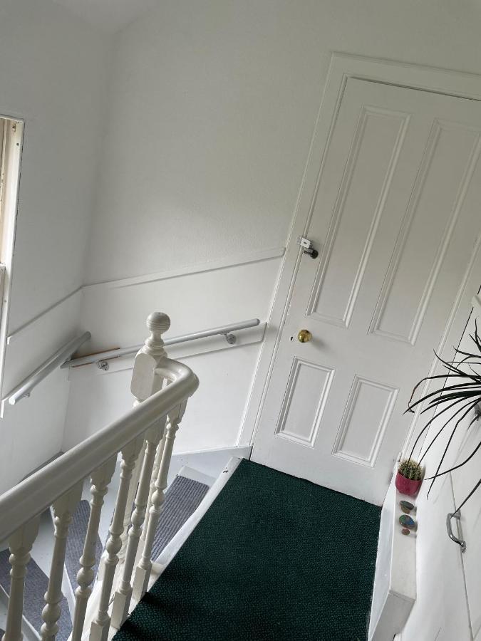 Apartment Glen Ness In Tranquil Area Of Centre *
