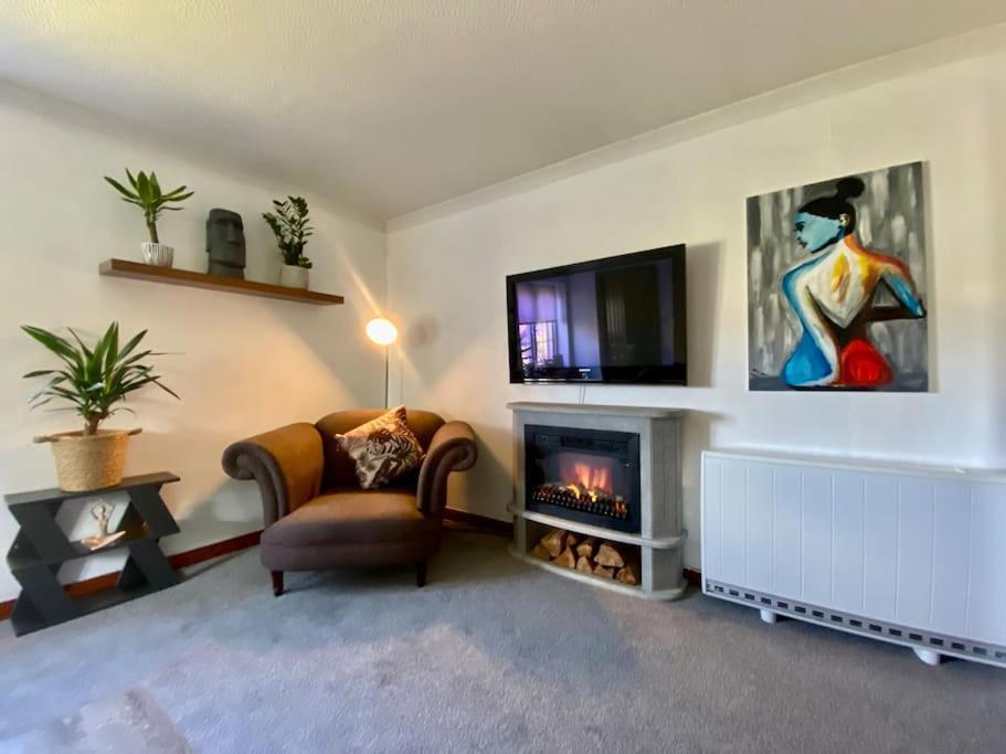 With Parking, Close To The Raigmore Hospital Apartment