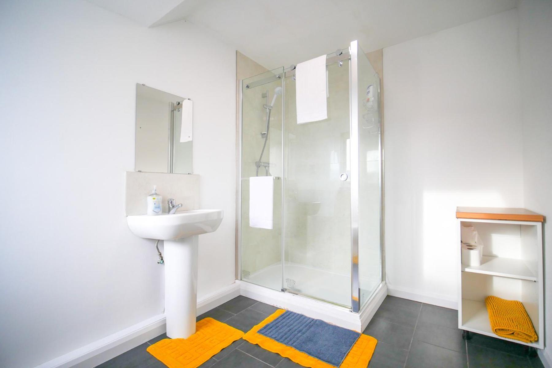 Telford St 4 Bedroom House Inverness