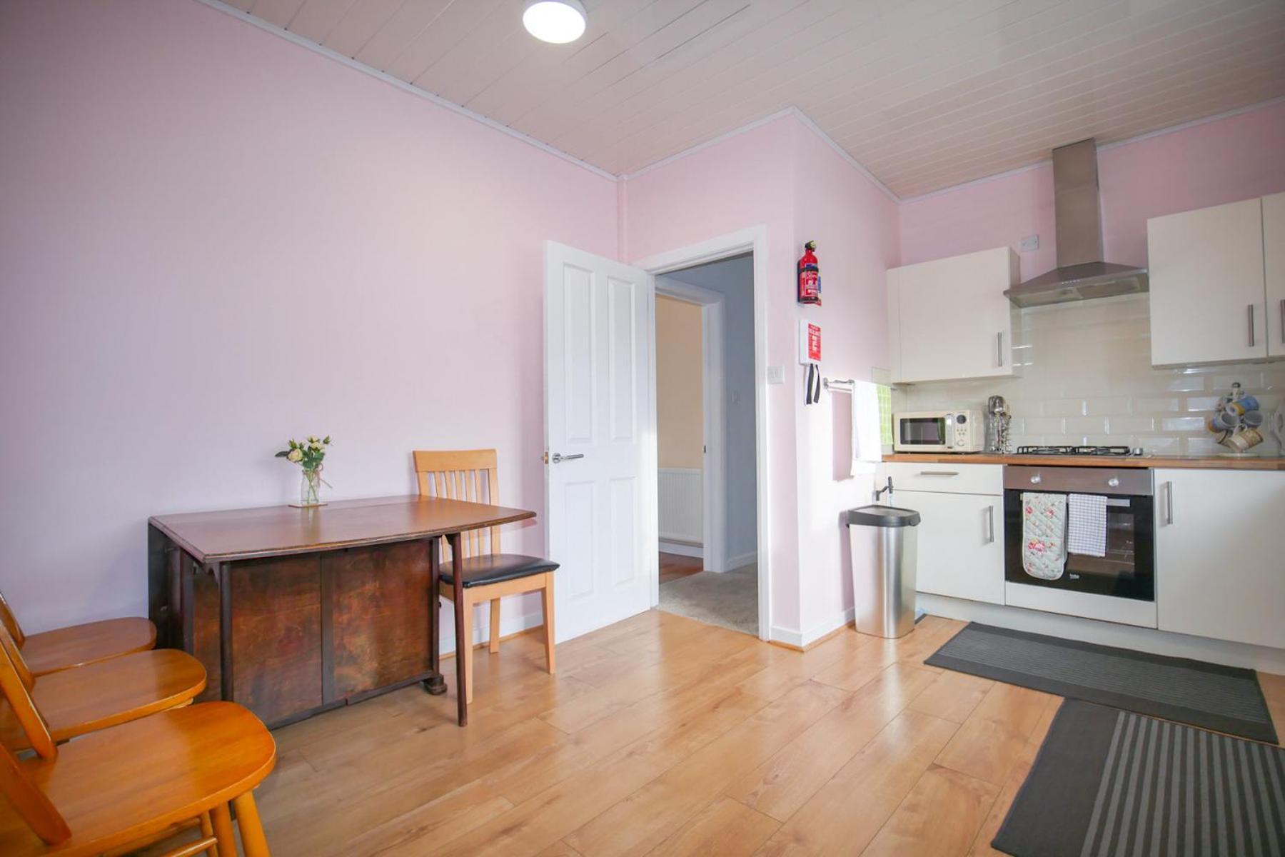 Telford St 4 Bedroom House * Inverness