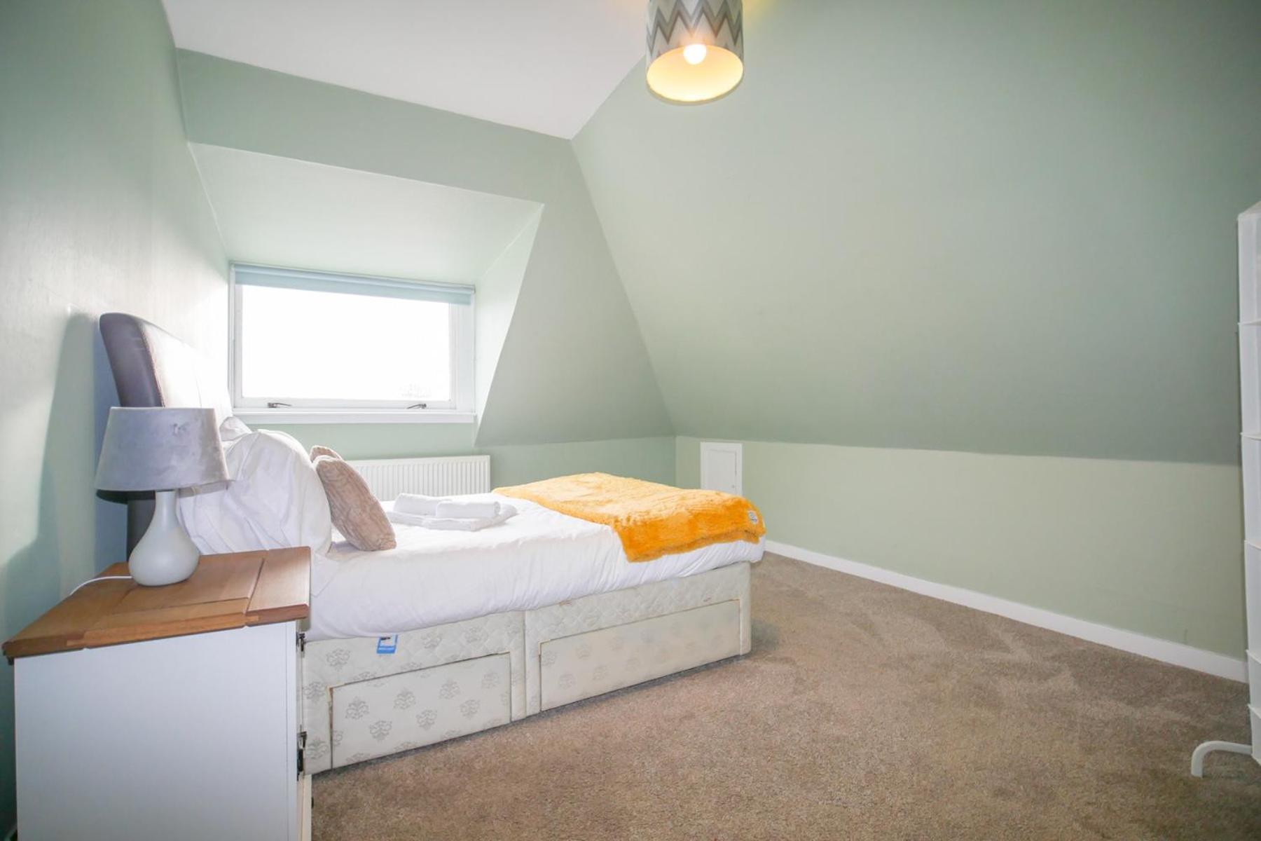 Telford St 4 Bedroom House * Inverness