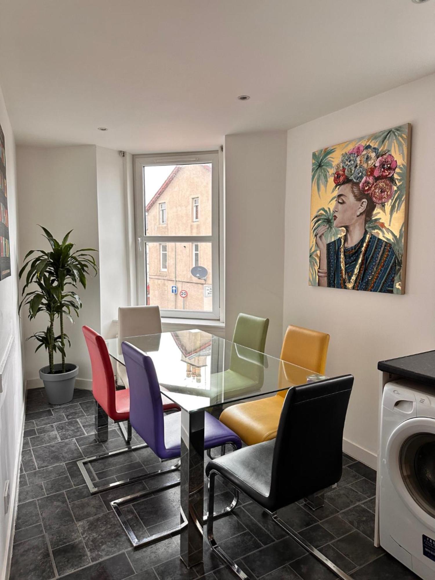 Apartment 3-bedroom Flat In The City Centre Next To The River Ness Inverness