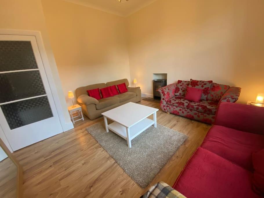 Heather House, Beautiful Family Home, Sleeps 8 * Inverness