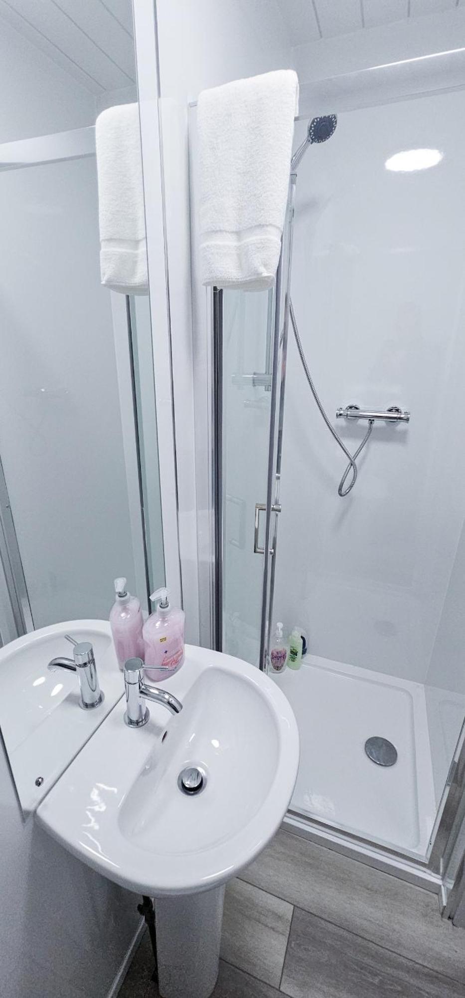Mystayinn Strathblane 7 Bedroom Full House -