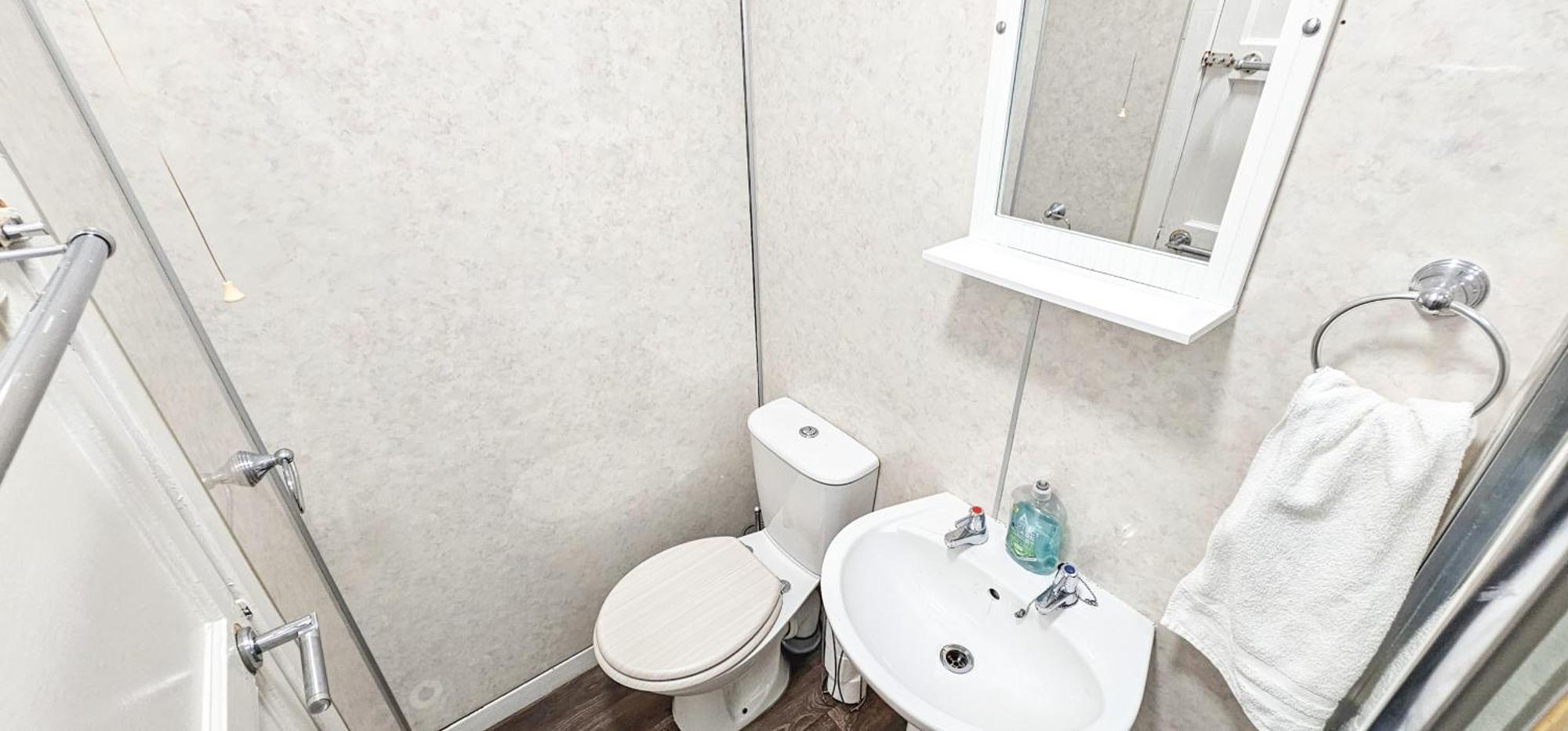 1 Bedroom House - - River Canal Holiday home