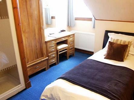 Lyndon Guest house 4*