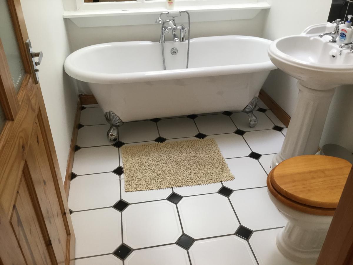 Apartamento Four-bedroom House - Stratherrick Free Parking *