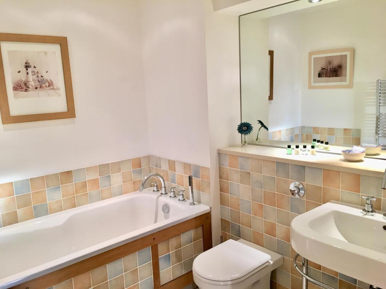 301 Riverview * Inverness