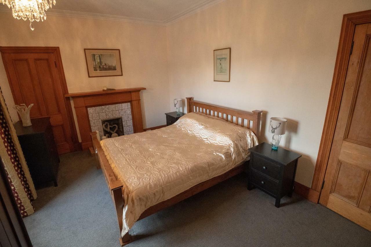 Apartment Period House / Entire Upstairs Flat Inverness