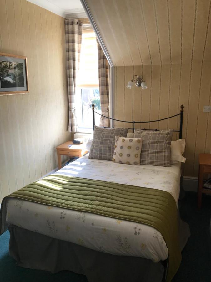 Moyness House 4*