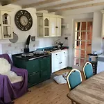 Beautiful Highland 1-Bed Cottage