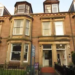 Crown Guesthouse