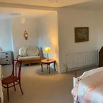 Hill House - Mews Town House, In A Quiet Private Close, In The City Centre Of Inverness.