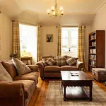 Spacious City Centre Apartment Full Of Character