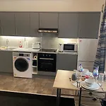 Chloe\'S Holiday Apartment