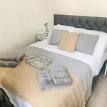 The Rosebery Retreat By The Castle 1-Bed Apartment