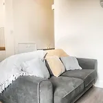 The Rosebery Retreat By The Castle 1-Bed Apartment