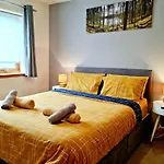 Caledonian 2 Bedroom Free Parking