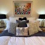Relax At The Blue Spa House In The Highlands