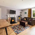 Lock Keepers Cottage, Loch Ness Cottage Collection