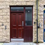 Modern City Centre Apartment In Inverness