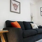 Central 2 Bedroom Luxury Home Close To River Ness