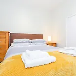 Mystayinn Tomnahurich 3 Bedroom House