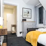 Mystayinn Tomnahurich 3 Bedroom House