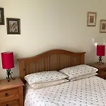 Courtyard Cottage Free Parking
