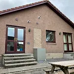 Four-Bedroom House - Stratherrick Free Parking