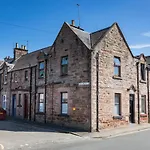 Macdonald Street Snug