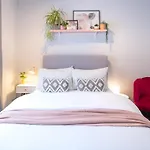 Macdonald Street Snug