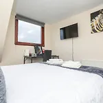Modern Guest House - Central Inverness - Complimentary Snacks - Free Parking