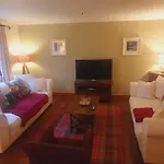 Apartment At Drummond Crescent